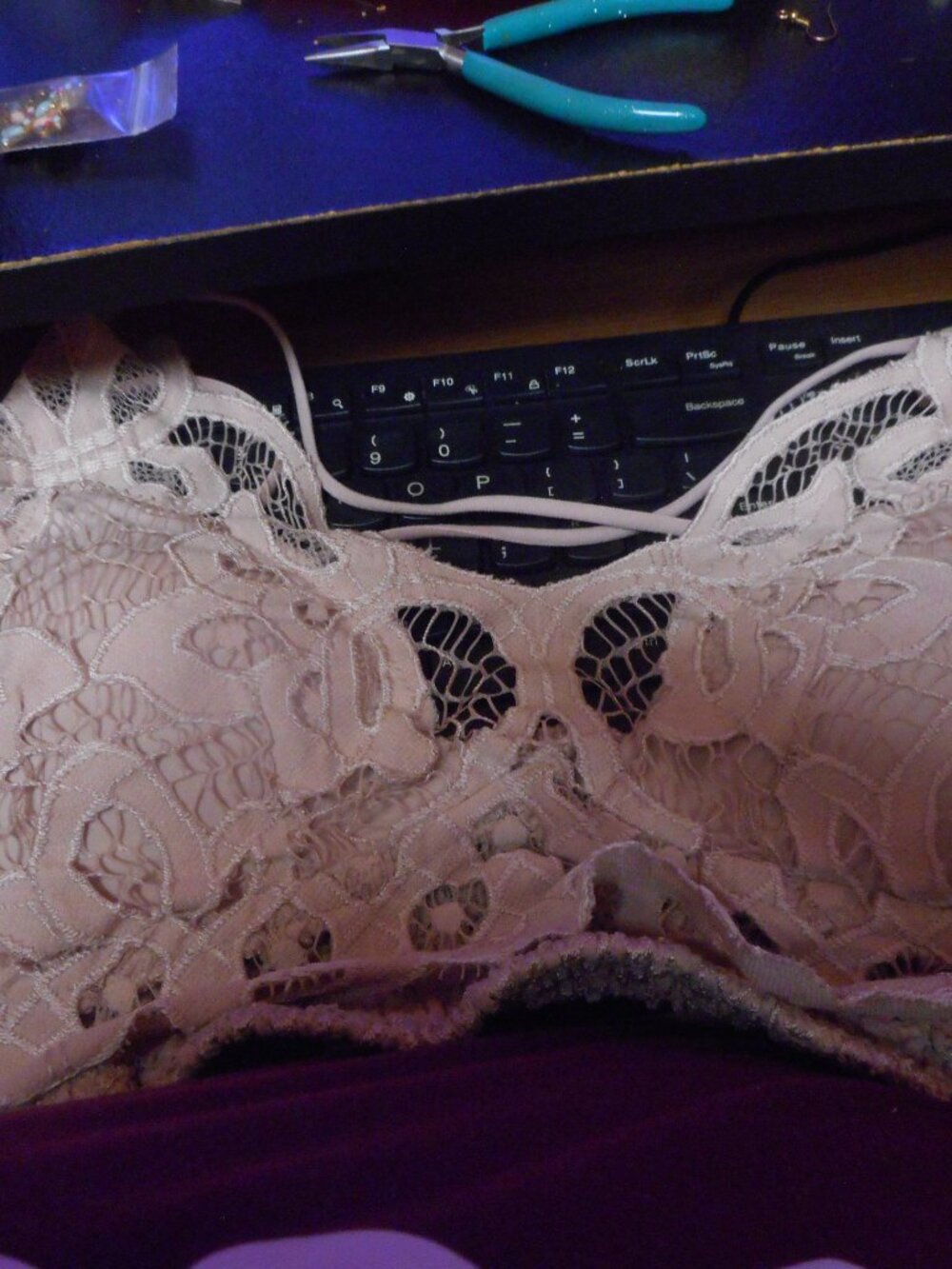 TRUE by RUE21 - Halter top/ bra look, lacey, sz L